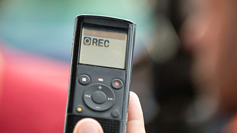 Recording with hand-held voice recorder